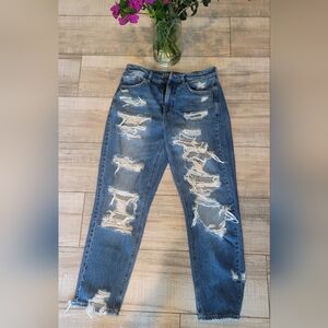 AMERICAN EAGLE REGULAR FIT JEANS- DISTRESSED COOL LOOK! WOMANS SIZE 6